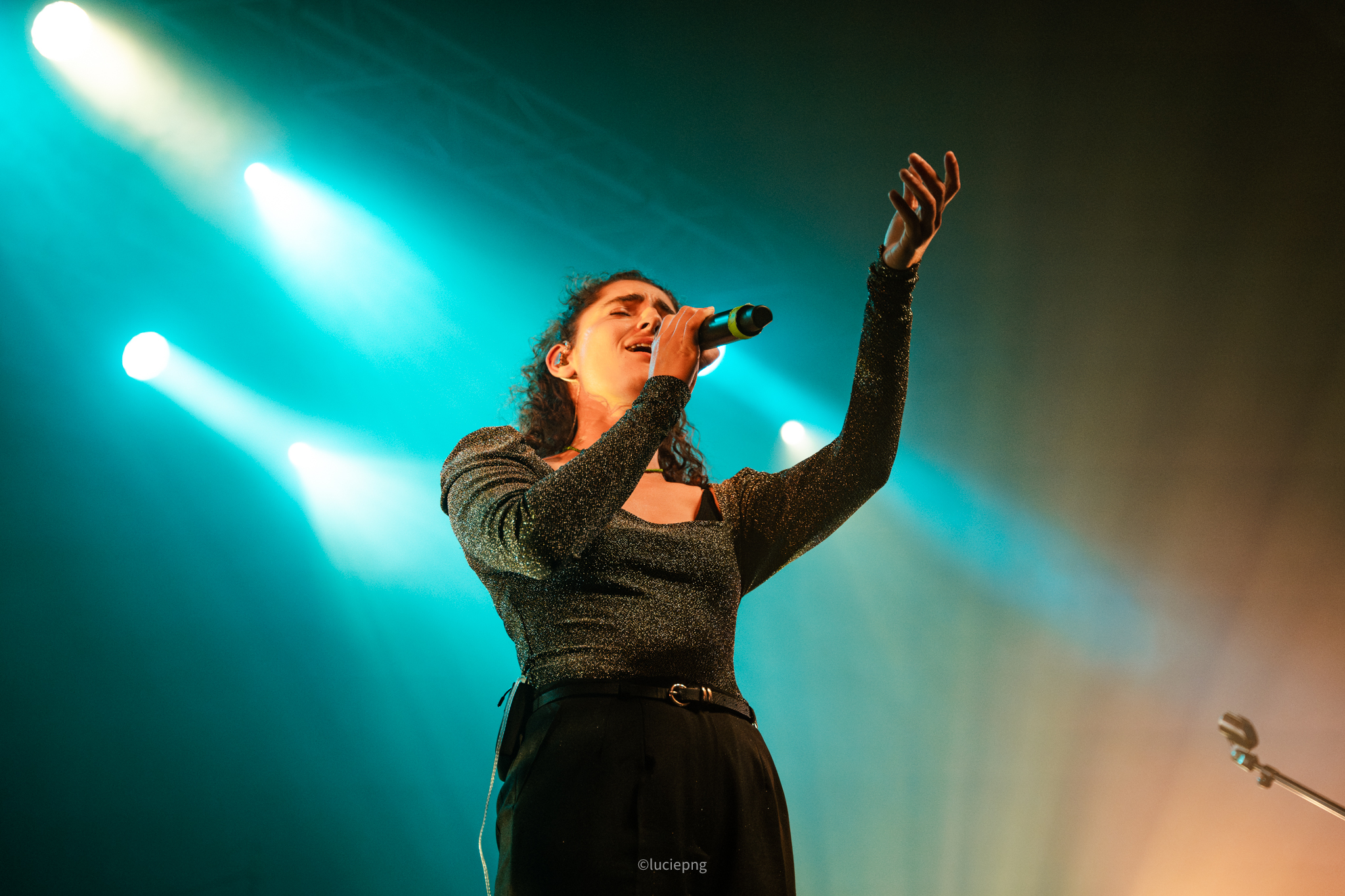 LUCIE POCHET-04