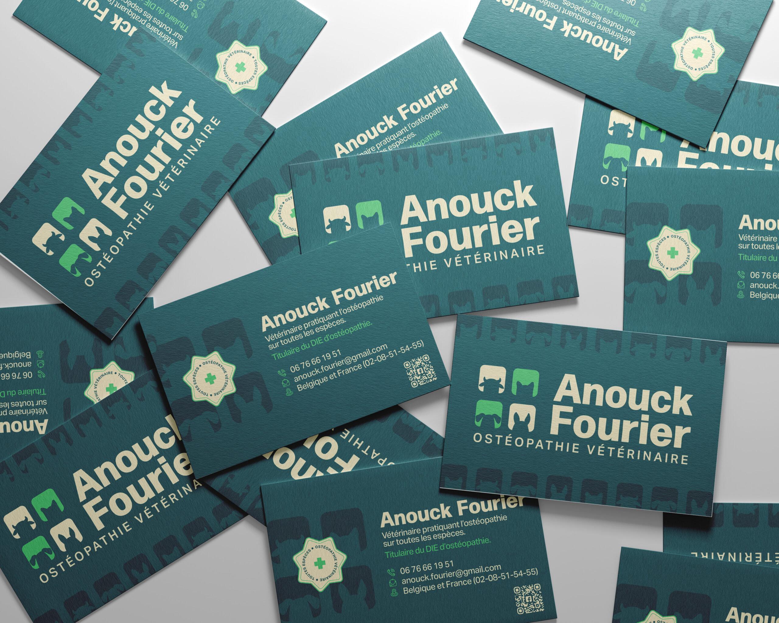 Free Business Card Mockup 3